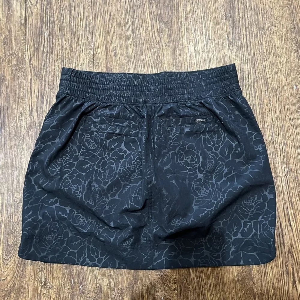 Orvis Womens Embossed Pull On Travel Skort - Picture 2 of 6